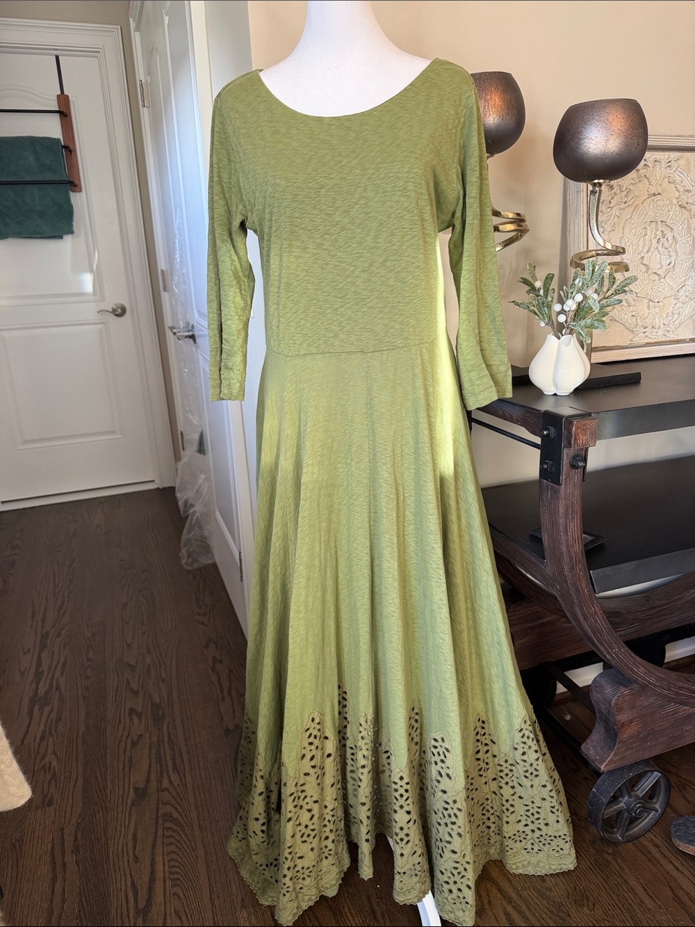 Green Women's Long Sleeve Laser-Cut Hem Dress